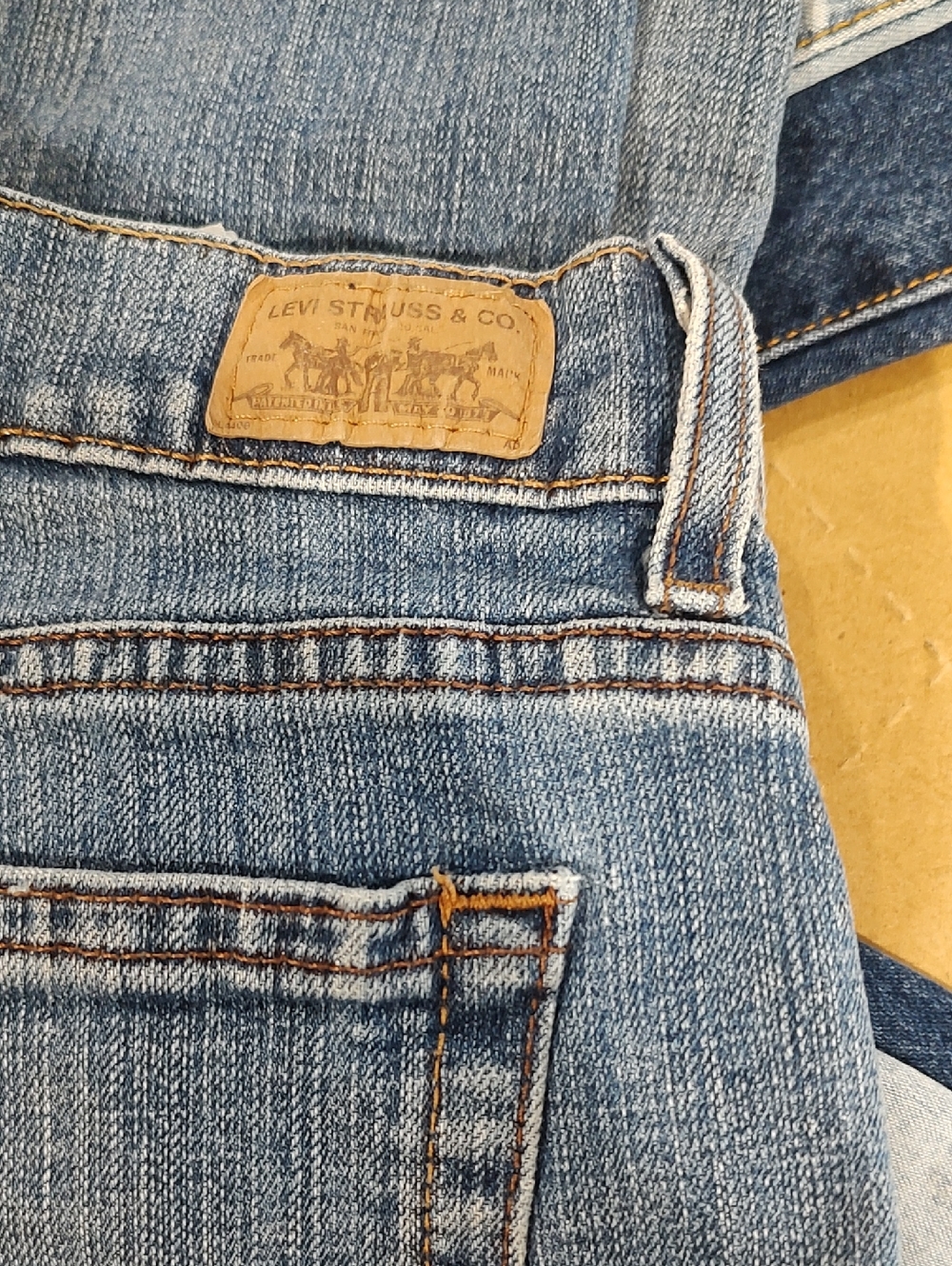 2 Pair Classic Light Blue & Dark Blue Women's Jeans Size 30 (12).